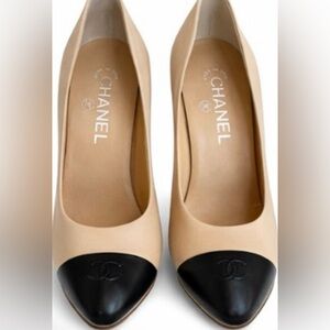 New CHANEL Beige Black Cap Toe Heels 39/9